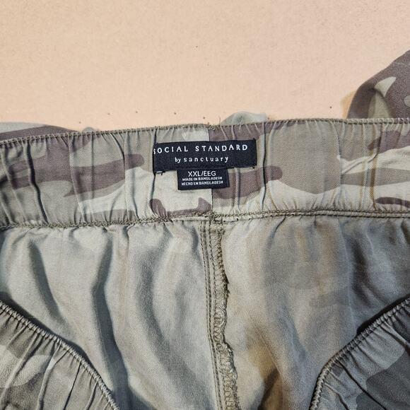 Social Standard by Sanctuary Green Brown Camo Boardwalk Pull On Shorts XXL - Picture 8 of 13